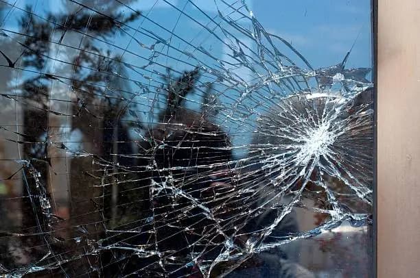 Film de sécurité posé sur vitrage – Solar Home 37