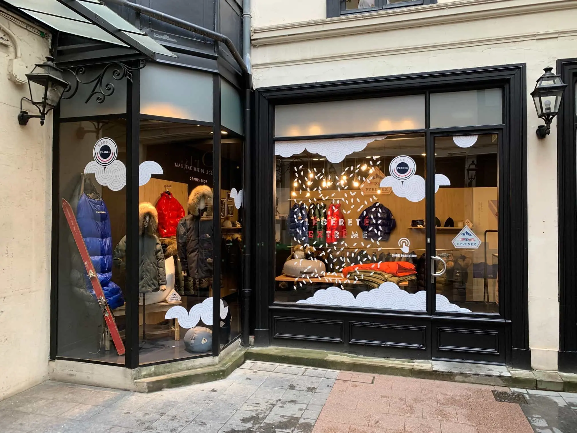 Stickage publicitiare